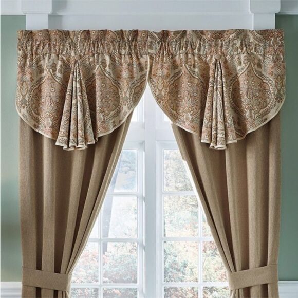 Croscill Window Valance Giulietta 2-Piece Circle Rod Pocket Window Valance - Picture 2 of 10